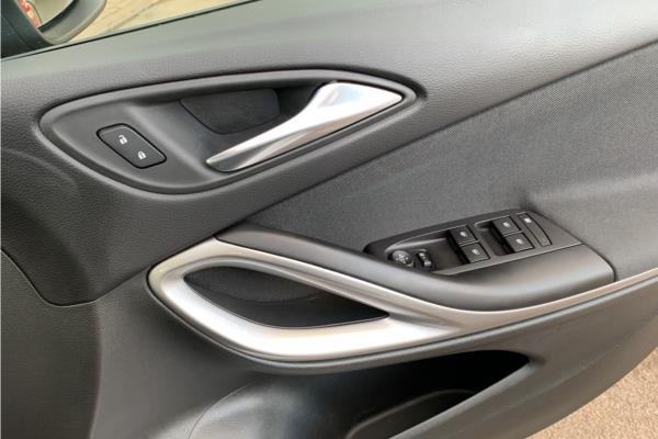 2020 Vauxhall Astra 1.2 Turbo SRi VX Line Nav Hatchback 5dr Petrol Manual Euro 6 (s/s) (145 ps) - Formula, photo 50