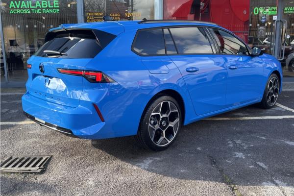 Vauxhall Astra* 5Dr 54kWh 11kWCh Ultimate AU - Jet Blk+alcantr, photo 7