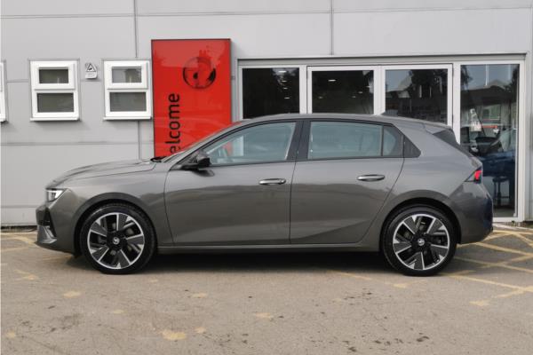 2024 Vauxhall Astra Electric 54kWh Design Hatchback 5dr Electric Auto (156 ps) - Jet Blck Modene, photo 5