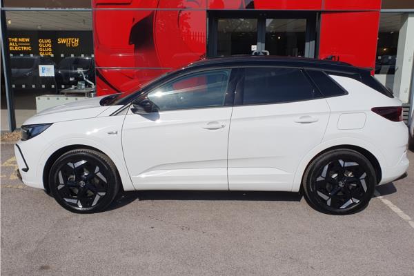 2023 Vauxhall Grandland 1.6 14.2kWh GSe SUV 5dr Petrol Plug-in Hybrid Auto AWD Euro 6 (s/s) (300 ps) - Berson Black, photo 4