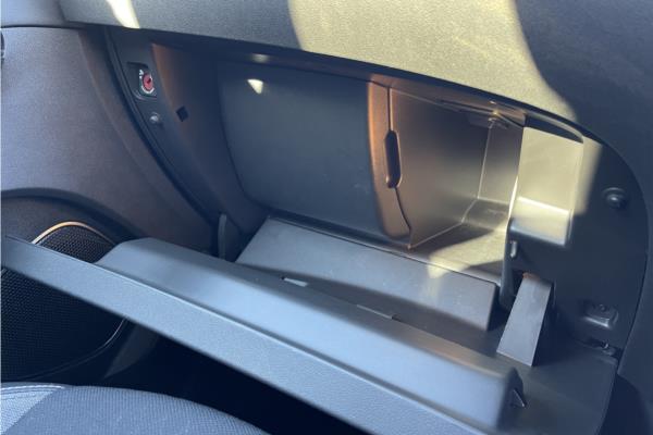 2018 Vauxhall Grandland X 1.2 Turbo Sport Nav SUV 5dr Petrol Auto Euro 6 (s/s) (130 ps) - Cloth, photo 26