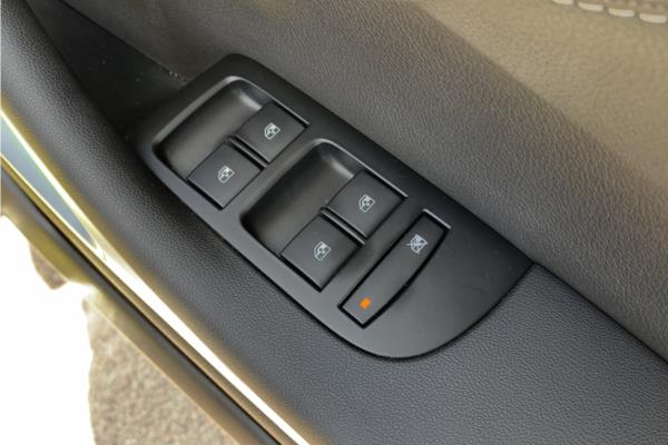 2018 Vauxhall Zafira Tourer 1.4i Turbo SRi Nav MPV 5dr Petrol Manual Euro 6 (140 ps) - Cloth, photo 21