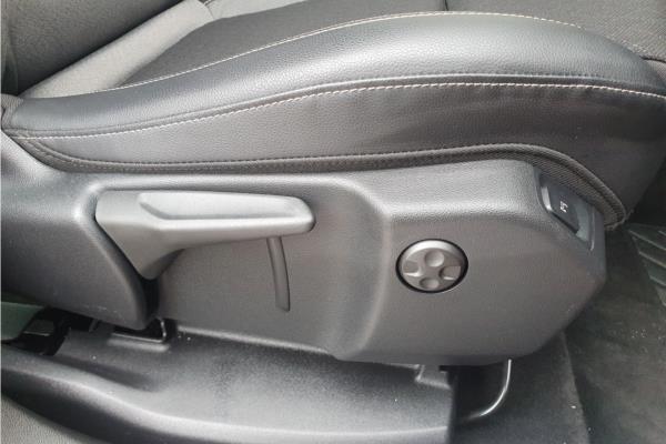2020 Vauxhall Grandland X 1.2 Turbo SRi Nav SUV 5dr Petrol Auto Euro 6 (s/s) (130 ps) - Cloth, photo 28