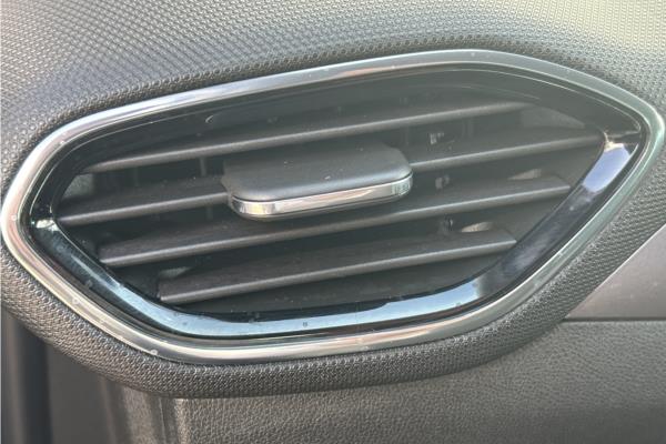 2019 Vauxhall Crossland X 1.2 Turbo GPF Elite Nav SUV 5dr Petrol Auto Euro 6 (s/s) (110 ps) - Cloth, photo 39