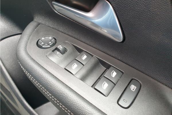 2023 Vauxhall Mokka 1.2 Turbo Ultimate SUV 5dr Petrol Auto Euro 6 (s/s) (130 ps) - Suede/Leather, photo 22