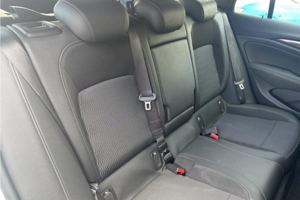 2019 Vauxhall Insignia 2.0 Turbo D BlueInjection SRi VX Line Nav Sports Tourer 5dr Diesel Auto Euro 6 (s/s) (170 ps) - Cloth, photo 13