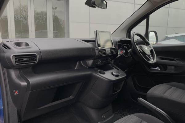 2021 Vauxhall Combo Life 1.2 Turbo SE MPV 5dr Petrol Auto Euro 6 (s/s) (7 Seat) (130 ps) - Cloth, photo 15