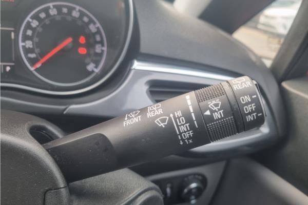 2019 Vauxhall Corsa 1.4i ecoTEC SE Nav Hatchback 5dr Petrol Auto Euro 6 (90 ps) - Cloth, photo 28