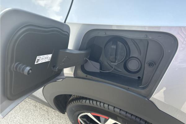 2021 Vauxhall Mokka 1.2 Turbo SRi Nav Premium SUV 5dr Petrol Auto Euro 6 (s/s) (130 ps) - TRIM GS LINE / FABR LEATH RED, photo 35