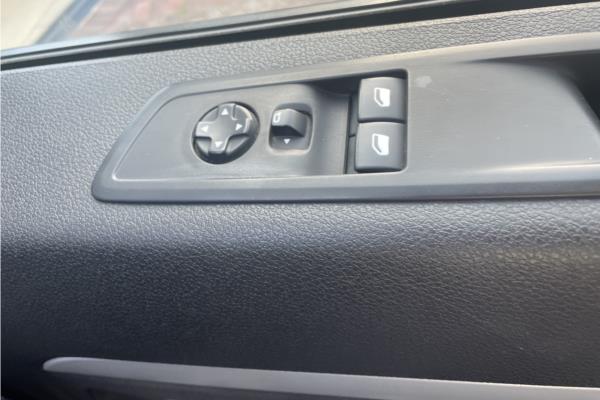 2020 Vauxhall Vivaro 2.0 Turbo D 3100 Sportive Crew Van 5dr Diesel Manual L2 H1 Euro 6 (s/s) (120 ps) - Cloth, photo 23