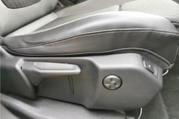 2020 Vauxhall Grandland X 1.2 Turbo SRi Nav SUV 5dr Petrol Auto Euro 6 (s/s) (130 ps) - Cloth, photo 29