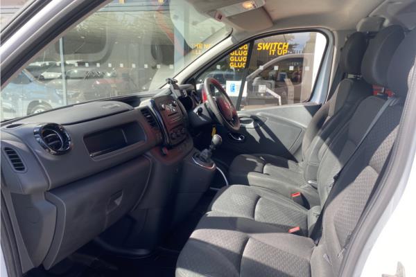 2016 VAUXHALL VIVARO - Cloth, photo 15