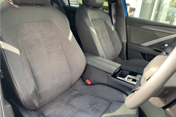 2023 Vauxhall Astra Electric 54kWh Ultimate Hatchback 5dr Electric Auto (156 ps) - Black Alcantara, photo 34