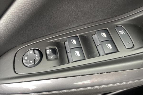 2020 Vauxhall Grandland X 1.2 Turbo SRi Nav SUV 5dr Petrol Manual Euro 6 (s/s) (130 ps) - Cloth, photo 22