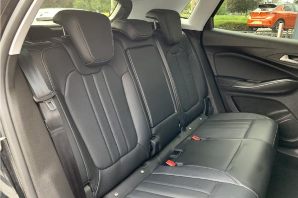 2020 Vauxhall Grandland X 1.6 13.2kWh Business Edition Nav Premium SUV 5dr Petrol Plug-in Hybrid Auto 4WD Euro 6 (s/s) Hybrid4 (300 ps) - Cloth/Leather, photo 12