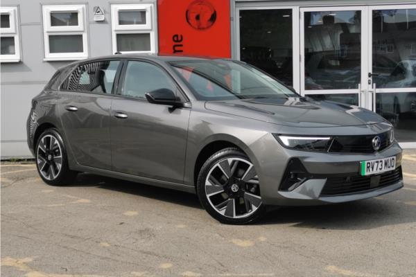 2024 Vauxhall Astra Electric 54kWh Design Hatchback 5dr Electric Auto (156 ps) - Jet Blck Modene, video preview