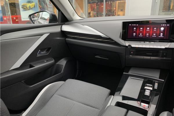 2024 Vauxhall Astra Electric 54kWh Design Hatchback 5dr Electric Auto (156 ps) - Jet Blck Modene, photo 42