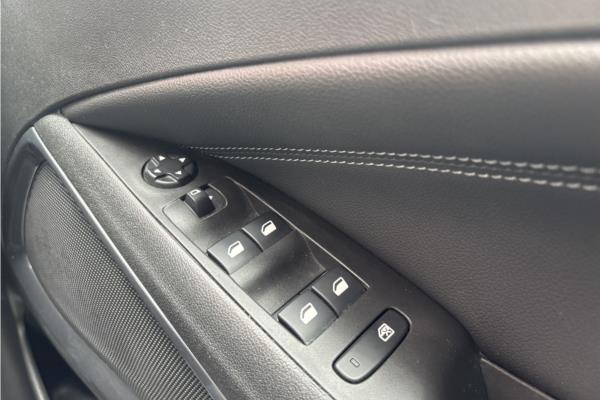 2022 Vauxhall Crossland 1.2 Turbo Elite Edition SUV 5dr Petrol Auto Euro 6 (s/s) (130 ps) - Cloth, photo 22