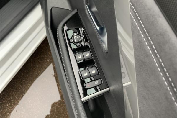 2023 Vauxhall Astra - Black Alcantara, photo 22