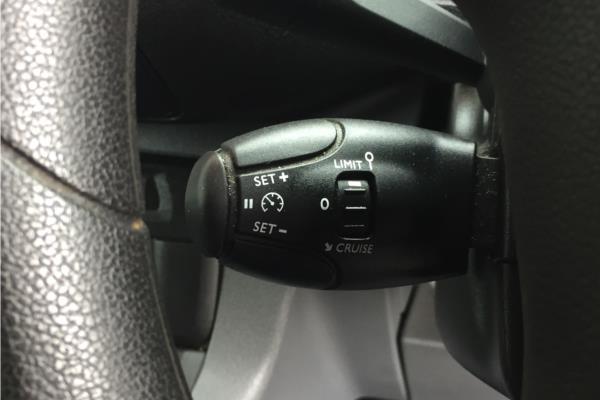 2019 VAUXHALL VIVARO - Cloth, photo 17