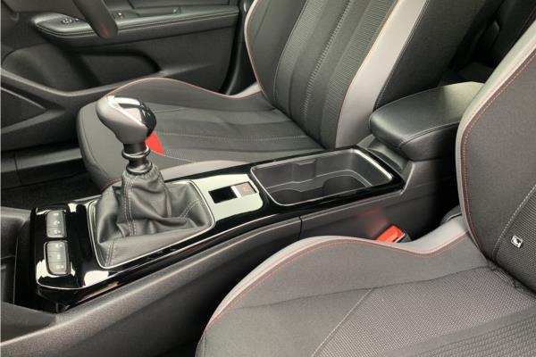 2021 Vauxhall Mokka 1.2 Turbo SRi Nav Premium SUV 5dr Petrol Manual Euro 6 (s/s) (100 ps) - Red Black Fabrc, photo 42