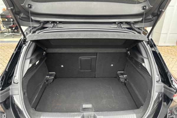 2022 Vauxhall Astra 1.2 Turbo Ultimate Hatchback 5dr Petrol Manual Euro 6 (s/s) (130 ps) - Alcantara, photo 14