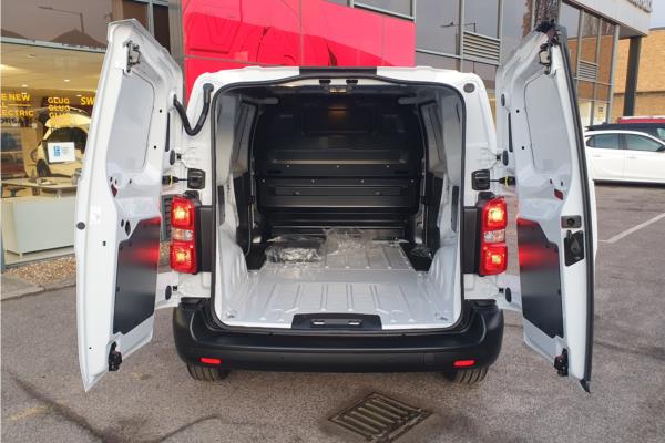 2024 Vauxhall Vivaro-e 3100 75kWh Dynamic Auto L1 H1 6dr (7.4kW Charger) - Curtiba Grey, photo 13