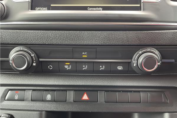 2022 Vauxhall Vivaro 2.0 Turbo D 3100 Elite Crew Van 5dr Diesel Manual Euro 6 (s/s) (145 ps) - Cloth, photo 16