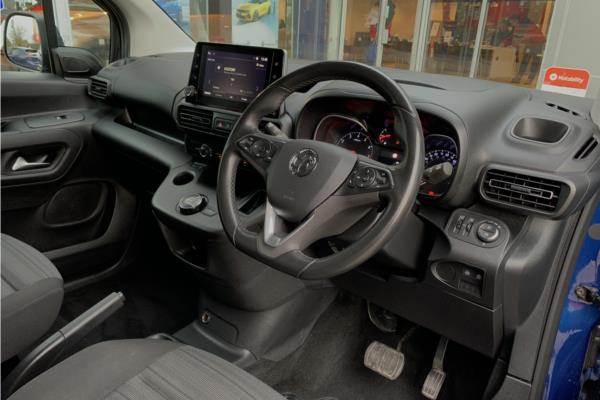 2021 Vauxhall Combo Life 1.2 Turbo SE MPV 5dr Petrol Auto Euro 6 (s/s) (7 Seat) (130 ps) - Cloth, photo 12