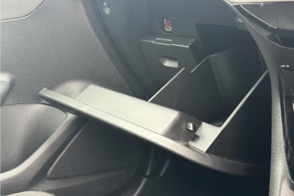 2022 Vauxhall Mokka 1.2 Turbo Design SUV 5dr Petrol Auto Euro 6 (s/s) (130 ps) - Cloth, photo 26