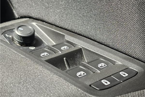 Non Franchise 2021 Volkswagen Touran 1.5 TSI EVO SE Family MPV 5dr Petrol Manual Euro 6 (s/s) (150 ps) - Fabic - Cloth, photo 22