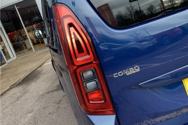 2021 Vauxhall Combo Life 1.2 Turbo SE MPV 5dr Petrol Auto Euro 6 (s/s) (7 Seat) (130 ps) - Cloth, photo 37