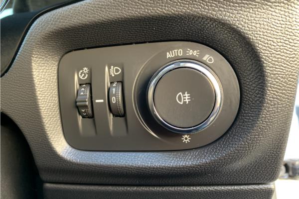 2021 Vauxhall Corsa-e 50kWh SE Nav Premium Hatchback 5dr Electric Auto (7.4Kw Charger) (136 ps) - Cloth, photo 21