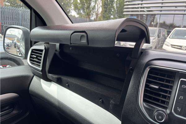 2021 Vauxhall Vivaro Life Electric 50kWh Elite MPV 5dr Electric Auto LWB (8 Seat, 7.4kW Charger) (136 ps) - Cloth, photo 26