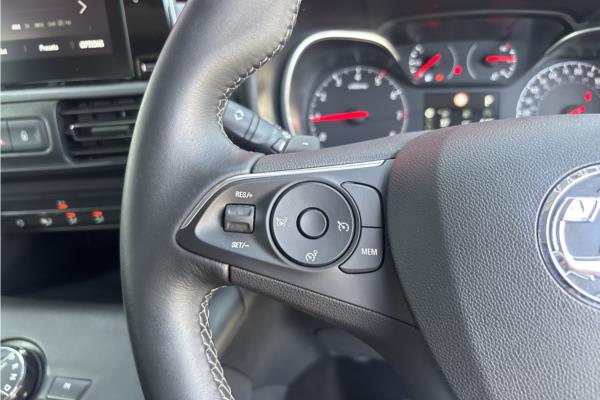 2021 Vauxhall Combo Life 1.2 Turbo SE MPV 5dr Petrol Auto Euro 6 (s/s) (130 ps) - Cloth, photo 18