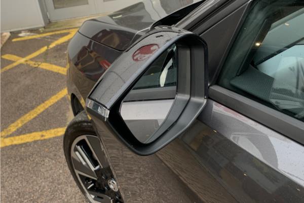2024 Vauxhall Astra Electric 54kWh Design Hatchback 5dr Electric Auto (156 ps) - Jet Blck Modene, photo 41