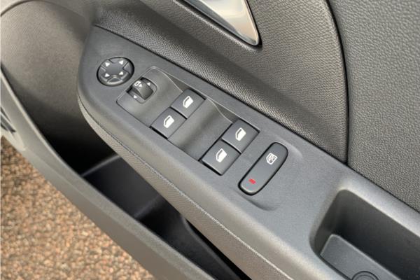 2024 Vauxhall Corsa-e 50kWh GS Hatchback 5dr Electric Auto (136 ps) - Banda Marvel Bl, photo 21