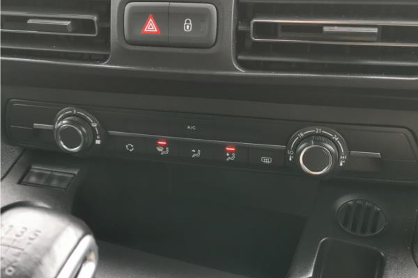 2022 Vauxhall Combo Life 1.5 Turbo D SE MPV 5dr Diesel Manual 6Spd Euro 6 (s/s) (100 ps) - Cloth, photo 16