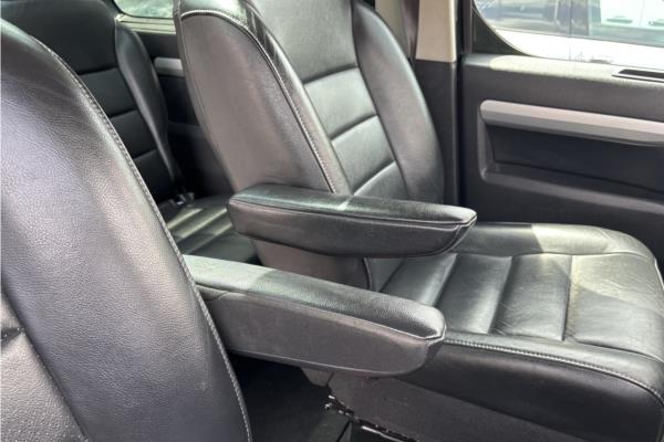 2021 Vauxhall Vivaro Life Electric 50kWh Elite MPV 5dr Electric Auto LWB (8 Seat, 7.4kW Charger) (136 ps) - Cloth, photo 36