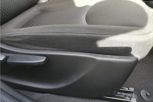 2017 Vauxhall Viva 1.0i SE Hatchback 5dr Petrol Manual Euro 6 (75 ps) - Cloth, photo 29