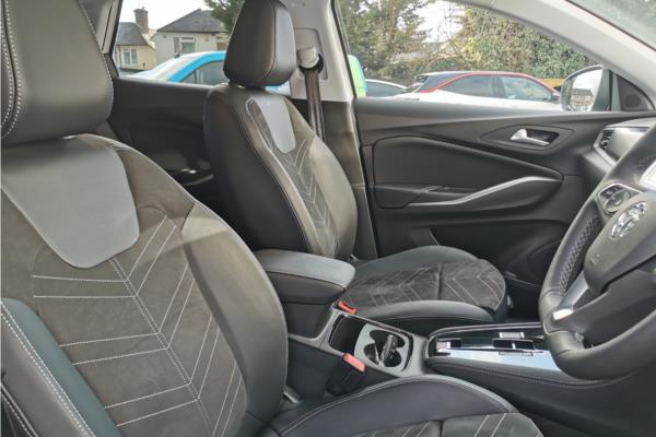 2024 Vauxhall Grandland 1.2 MHEV Ultimate SUV 5dr Petrol Hybrid e-DCT Euro 6 (s/s) (136 ps) - Black Alcantara, photo 34