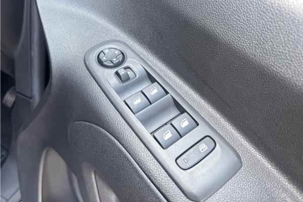 2021 Vauxhall Combo Life 1.2 Turbo SE MPV 5dr Petrol Auto Euro 6 (s/s) (130 ps) - Cloth, photo 22