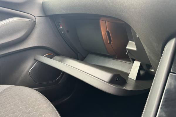 2021 Vauxhall Grandland X 1.2 Turbo SRi Nav SUV 5dr Petrol Auto Euro 6 (s/s) (130 ps) - Cloth, photo 26