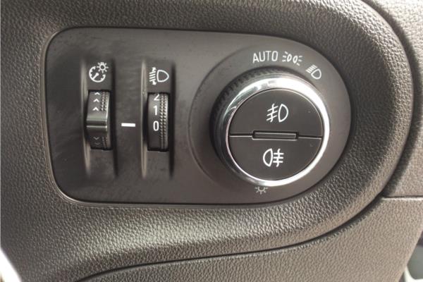 2019 Vauxhall Grandland X 1.2 Turbo Sport Nav SUV 5dr Petrol Manual (s/s) (130 ps) - Berson Black, photo 21