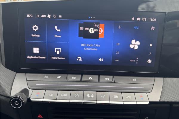 2022 Vauxhall Astra 1.6 12.4kWh GS Line Hatchback 5dr Petrol Plug-in Hybrid Auto Euro 6 (s/s) (180 ps) - Cloth, photo 17