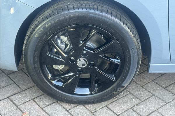 2025 Vauxhall Corsa-e 50kWh Yes Hatchback 5dr Electric Auto (136 ps) - Red Banda Fabr, photo 43