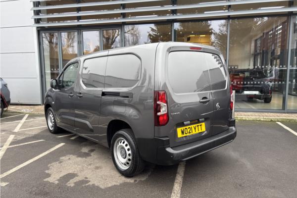 2021 Vauxhall Combo 1.5 Turbo D 2300 Edition Panel Van 4dr Diesel Auto L2 H1 Euro 6 (s/s) (130 ps) - Cloth, photo 5