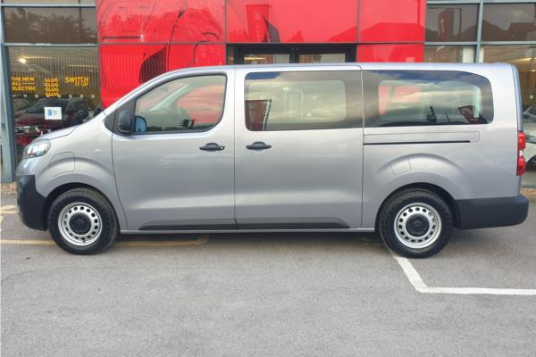2024 Vauxhall Vivaro-e Life 50kWh Combi MPV 5dr Electric Auto LWB (9 Seat, 11kW Charger) (136 ps) - Curitiba Triton, photo 5