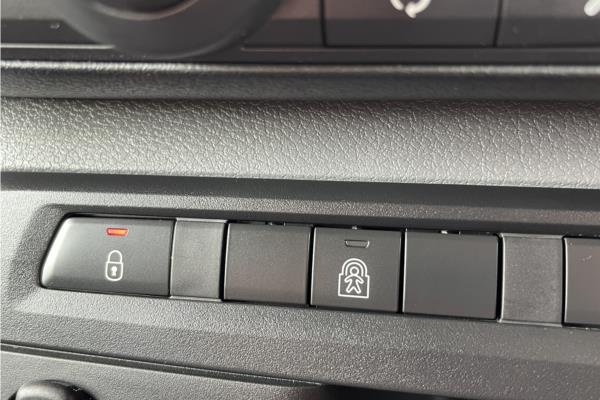 2022 Vauxhall Vivaro 2.0 Turbo D 3100 Elite Crew Van 5dr Diesel Manual Euro 6 (s/s) (145 ps) - Cloth, photo 32