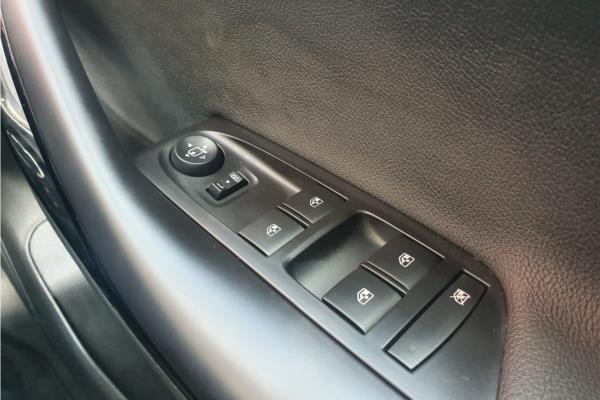 2019 Vauxhall Astra 1.4i Turbo Griffin Hatchback 5dr Petrol Auto (s/s) (150 ps) - Cloth Sienna/Jet Blk, photo 22